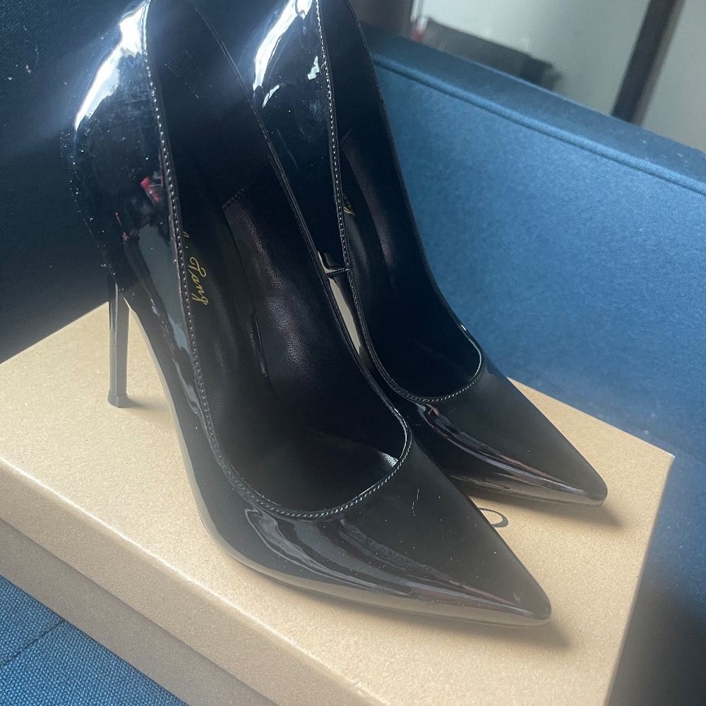 Elisabet Lang heels